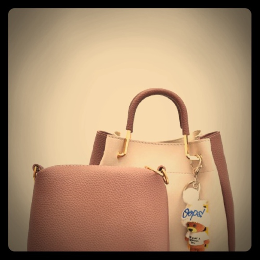 Women’s 2tone  handbag with clutch